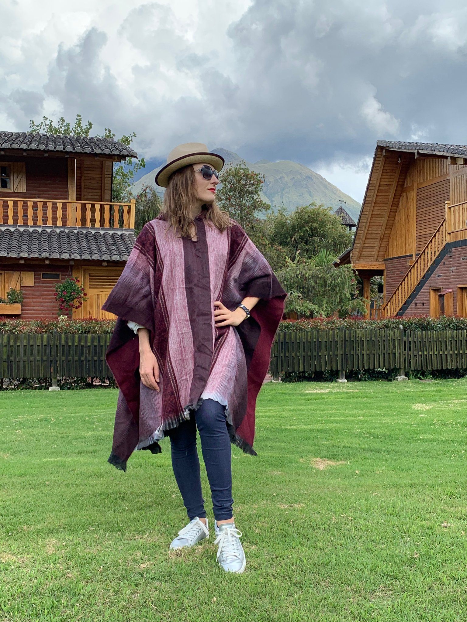 NEW Red Bordeaux Alpaca Poncho NEW Red Bordeaux Alpaca Poncho